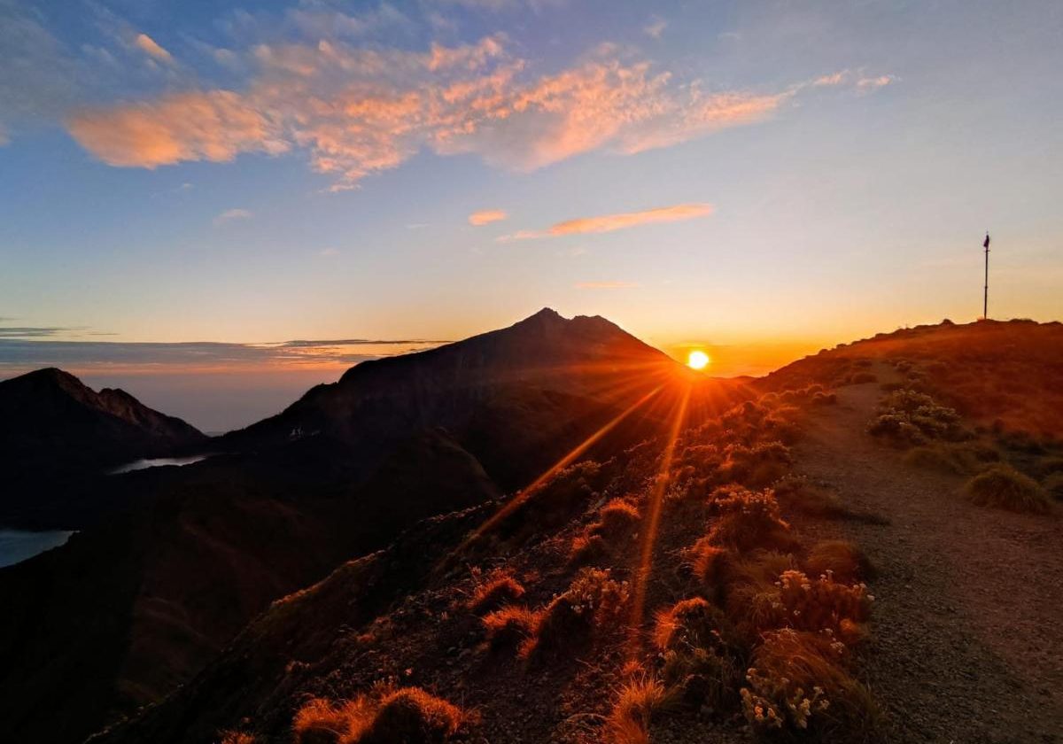 Sunrise Sunrise view from the Crater Rim Tetebatu Trek
